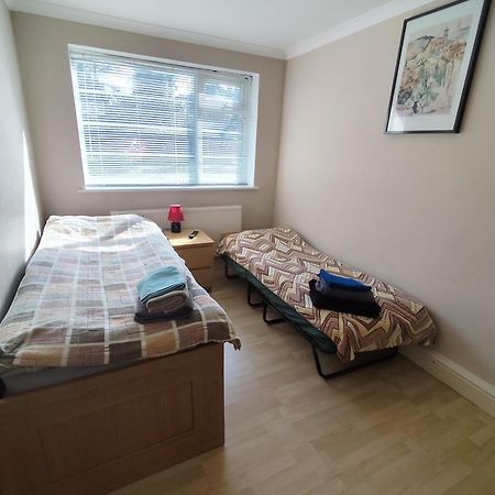 서턴 2 Bed Flat Near Station With Parking&Comgarden 아파트 외부 사진