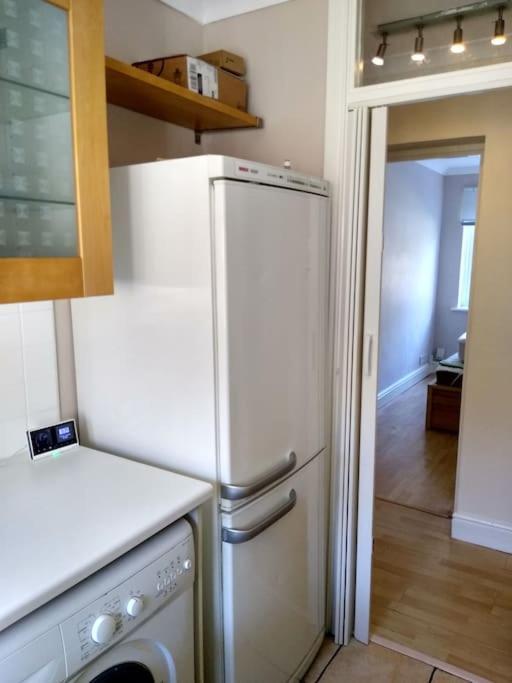 서턴 2 Bed Flat Near Station With Parking&Comgarden 아파트 외부 사진