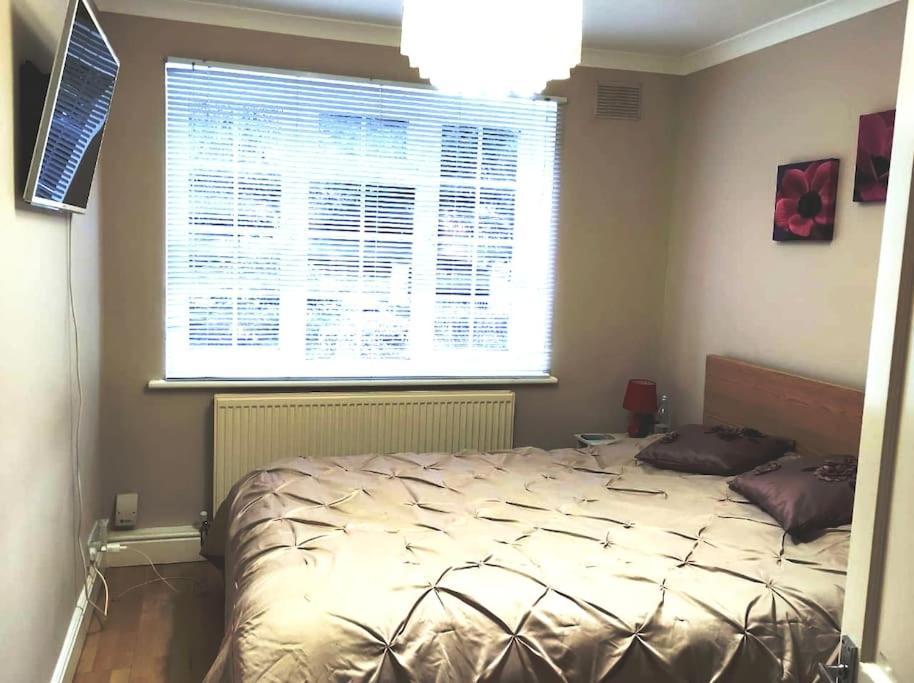 서턴 2 Bed Flat Near Station With Parking&Comgarden 아파트 외부 사진