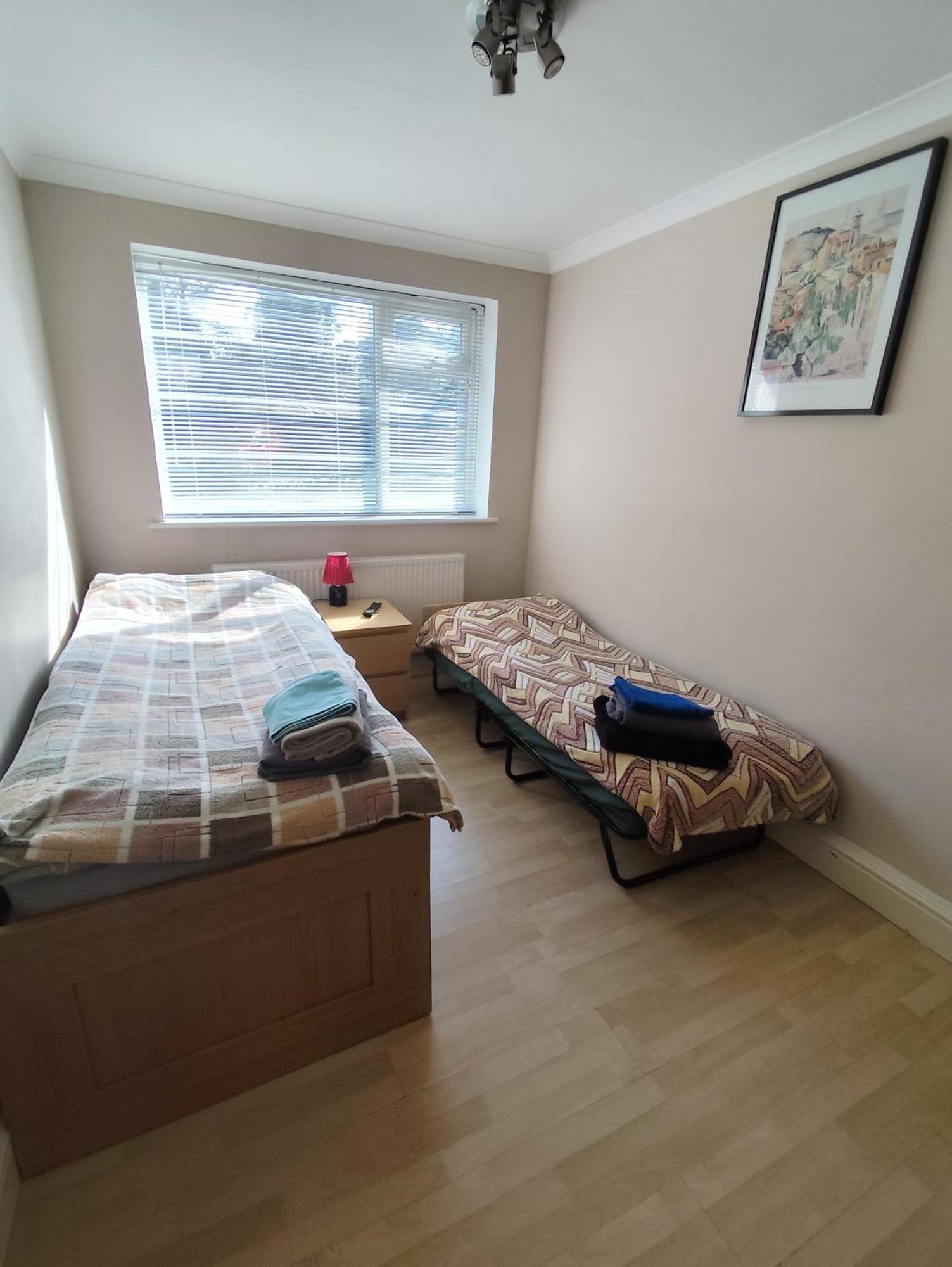 서턴 2 Bed Flat Near Station With Parking&Comgarden 아파트 외부 사진